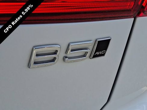 Certified 2024 Volvo XC60 B5 Plus w/ Climate Package AWD/4WD image 33