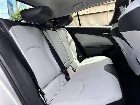 Used 2016 Toyota Prius Four FWD image 15