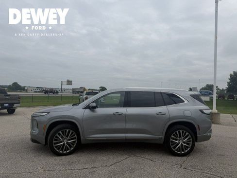 Used 2025 Buick Enclave Avenir w/ Super Cruise Package AWD/4WD image 5