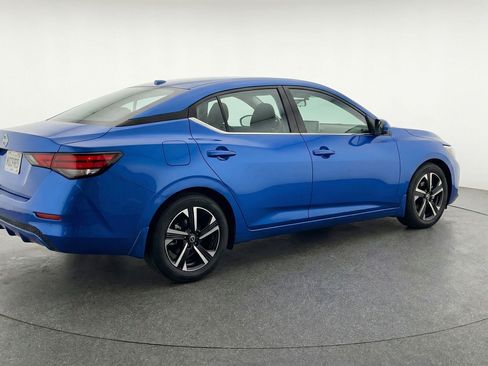 Used 2025 Nissan Sentra SV FWD image 9