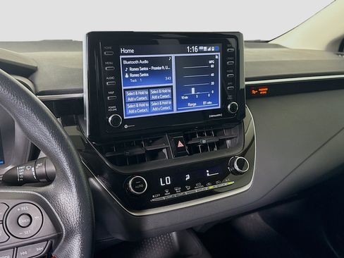 Used 2021 Toyota Corolla LE image 18