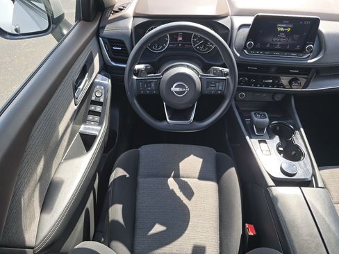 Used 2023 Nissan Rogue SV AWD/4WD image 3
