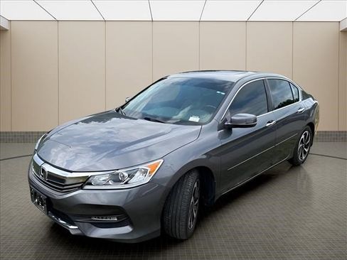 Used 2017 Honda Accord EX-L image 2
