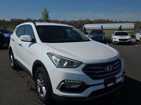 Used 2017 Hyundai Santa Fe Sport image 3