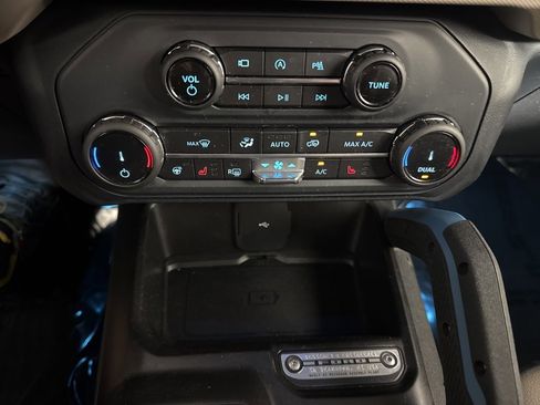 Used 2022 Ford Bronco Wildtrak image 29