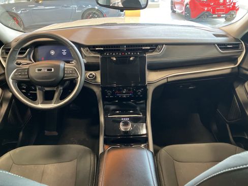 Used 2023 Jeep Grand Cherokee Laredo w/ Luxury Tech Group I image 21