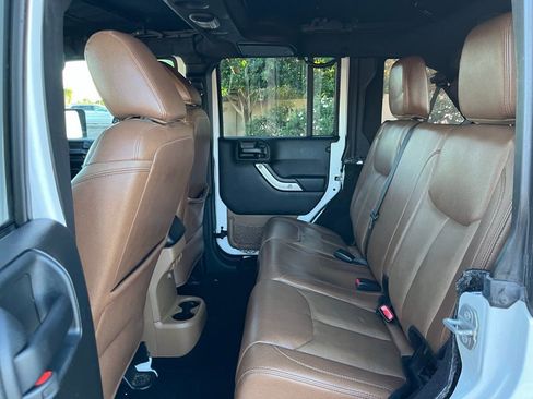 Used 2017 Jeep Wrangler Unlimited Sahara w/ Connectivity Group image 22