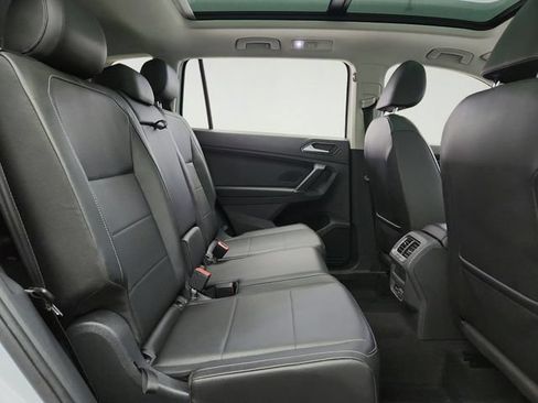 Used 2018 Volkswagen Tiguan SE FWD image 30