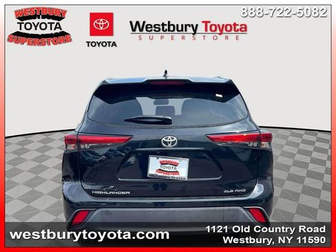 Used 2022 Toyota Highlander XLE image 6