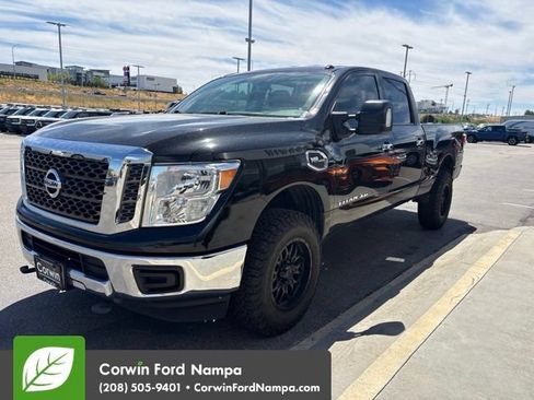 Used 2018 Nissan Titan SV AWD/4WD image 1