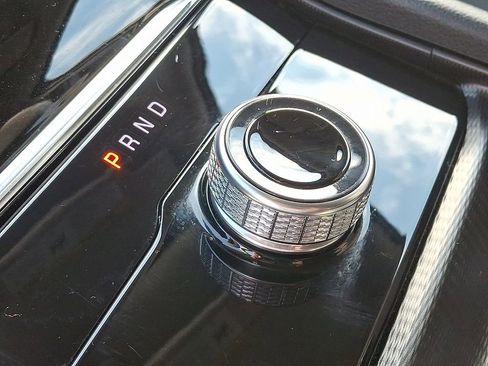 Used 2023 Jeep Grand Cherokee Laredo image 15