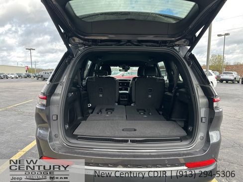 New 2026 Jeep Grand Cherokee L Limited AWD/4WD image 14