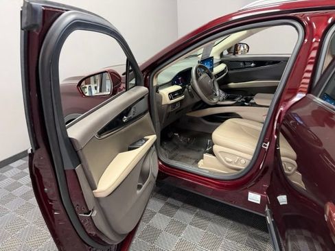 Used 2023 Lincoln Nautilus FWD w/ Premium Package image 14