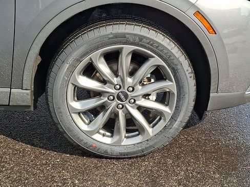 Used 2022 Lincoln Corsair AWD w/ Premium Package image 11