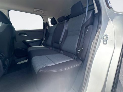 Used 2022 Nissan Rogue SV AWD/4WD image 15