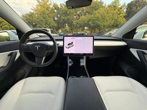 Used 2021 Tesla Model Y Long Range AWD/4WD image 2