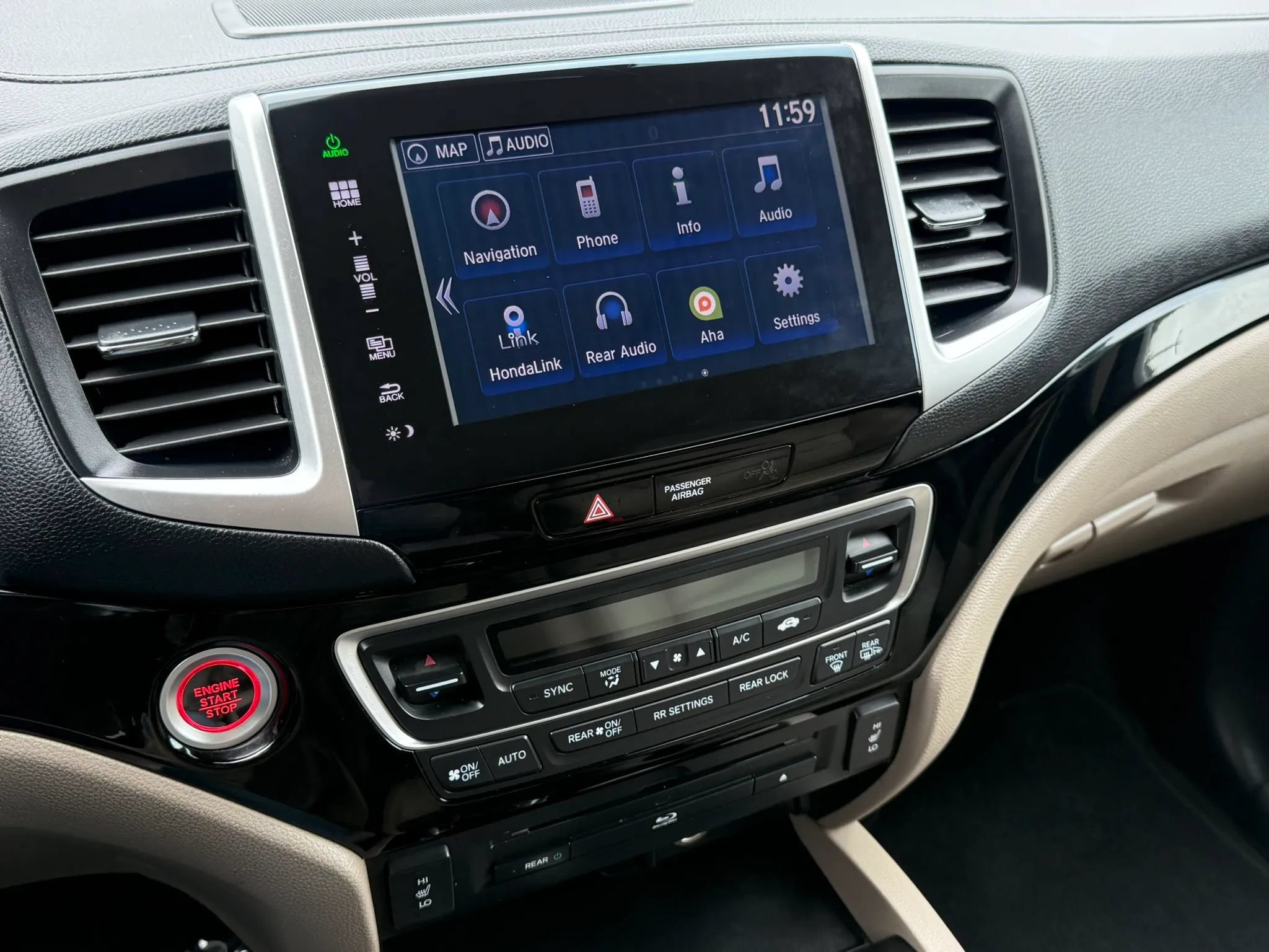 Used 2016 Honda Pilot Touring image 16