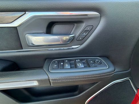 Used 2019 RAM 1500 Laramie AWD/4WD image 11