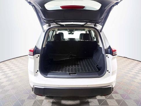 Certified 2025 Nissan Rogue SV AWD/4WD image 22