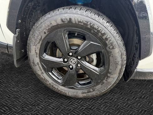 Used 2020 Toyota RAV4 XSE w/ Carpet Mat Package image 11