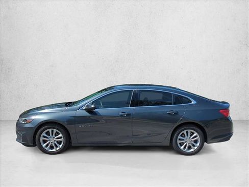 Used 2018 Chevrolet Malibu LT w/ Leather Package FWD image 4