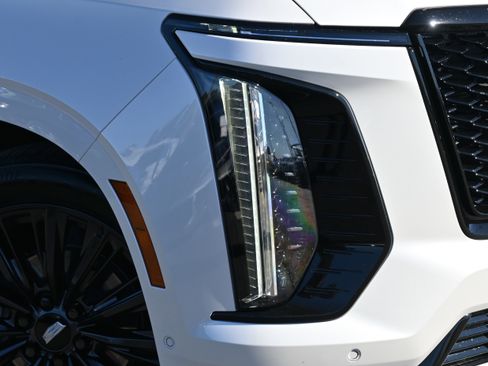 Used 2025 Cadillac Escalade Sport Platinum w/ LPO, ONYX Package image 14