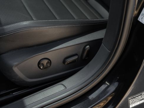 Used 2021 Volkswagen Jetta SE FWD image 19