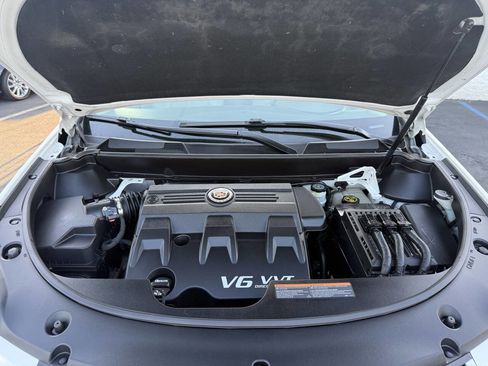 Used 2014 Cadillac SRX Luxury w/ Driver Awareness Package image 28