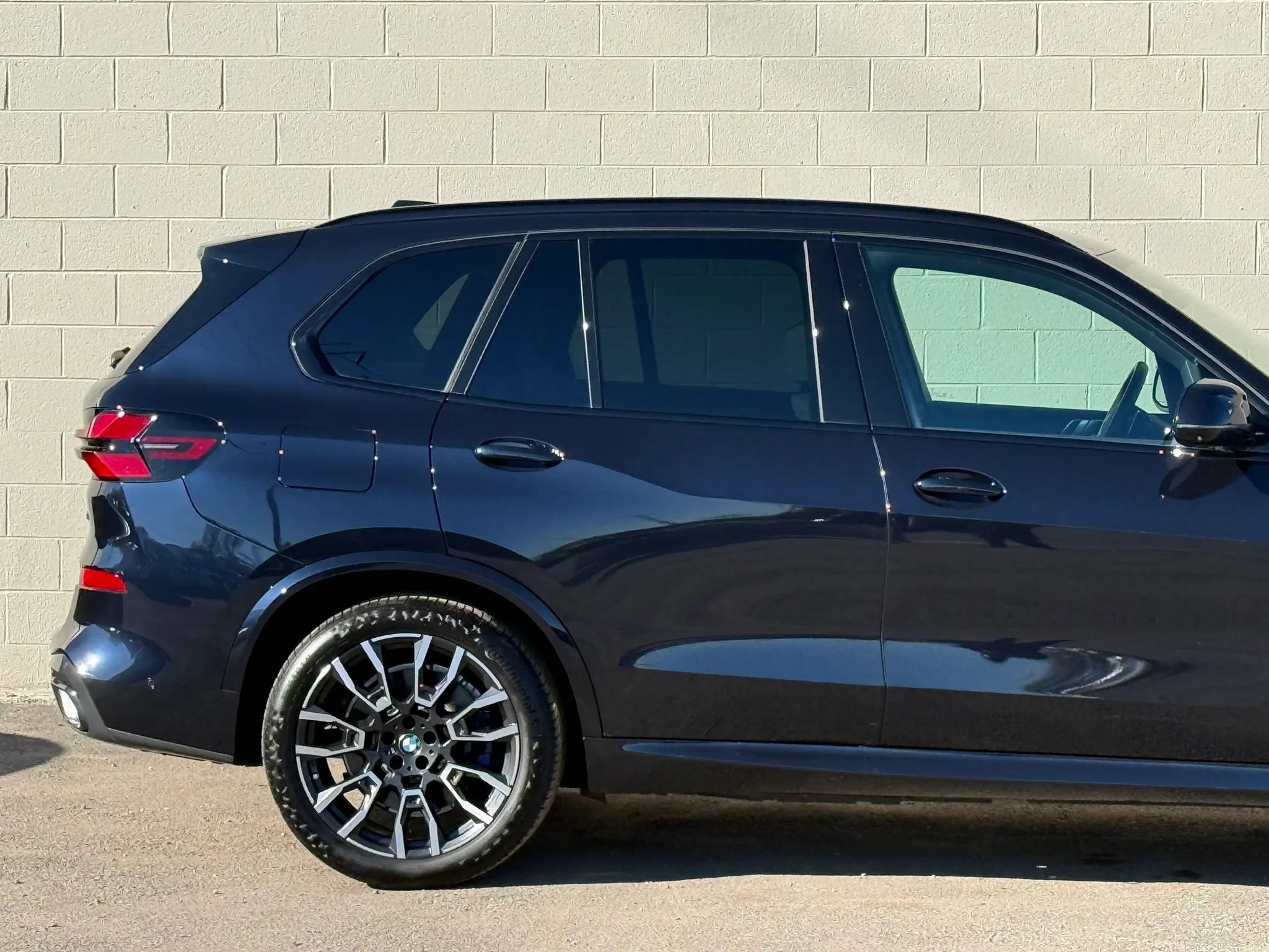 Used 2026 BMW X5 xDrive50e w/ M Sport Package AWD/4WD image 9