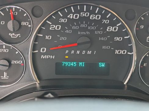 Used 2018 Chevrolet Express 3500 LT w/ LT Preferred Equipment Group RWD image 11