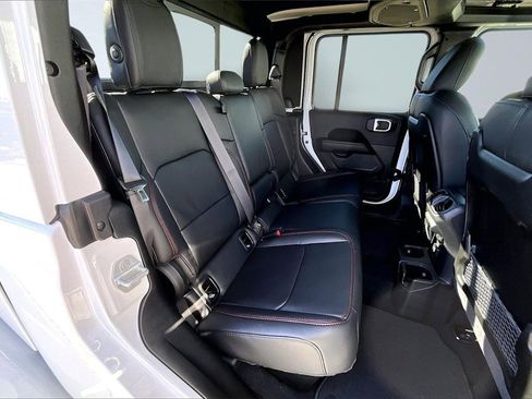 New 2025 Jeep Gladiator Rubicon image 10