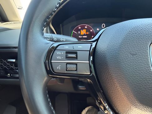 Used 2023 Honda Accord Touring image 13