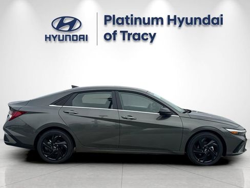 New 2026 Hyundai Elantra SEL Sport Premium FWD image 3