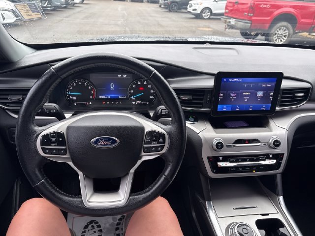 Used 2021 Ford Explorer XLT w/ Equipment Group 202A AWD/4WD image 10