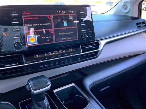 Used 2021 Toyota Sienna XLE image 34