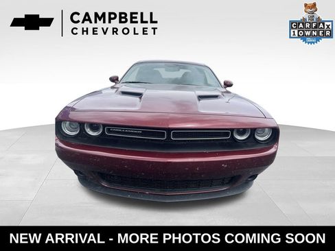 Used 2018 Dodge Challenger SXT w/ Super Sport Group (SS/T) RWD image 11