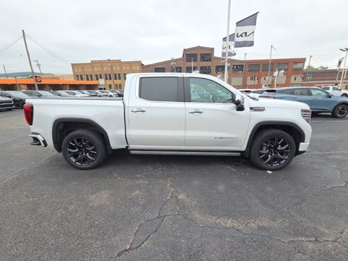 Used 2023 GMC Sierra 1500 Denali w/ Denali Reserve Package AWD/4WD image 8