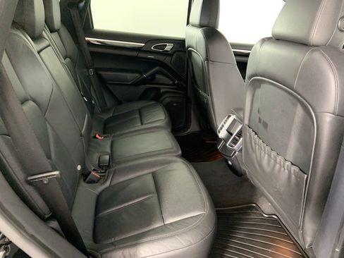 Used 2014 Porsche Cayenne w/ Basic Package image 19