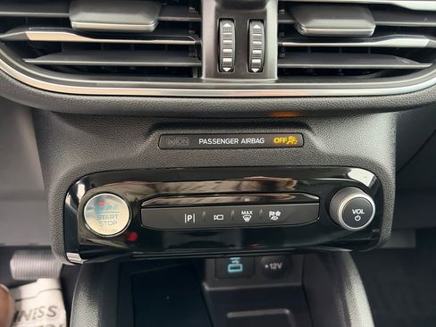 Used 2023 Ford Escape Platinum image 27