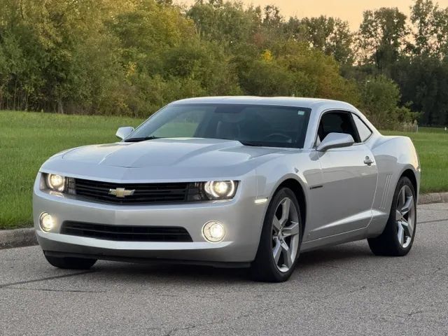 Used 2010 Chevrolet Camaro LT w/ RS Package RWD image 8