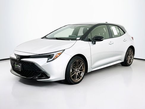 Used 2025 Toyota Corolla Hatchback image 3