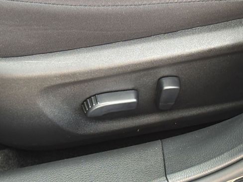 Used 2025 Nissan Altima 2.5 SV FWD image 22