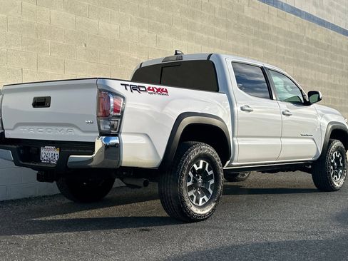Used 2023 Toyota Tacoma TRD Off-Road image 4