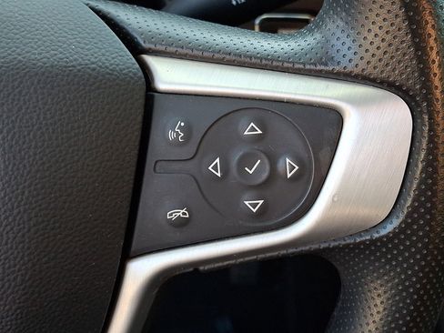 Used 2023 GMC Acadia SLE FWD image 22