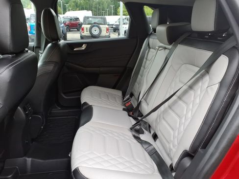 Used 2023 Ford Escape Platinum w/ Premium Technology Package AWD/4WD image 29