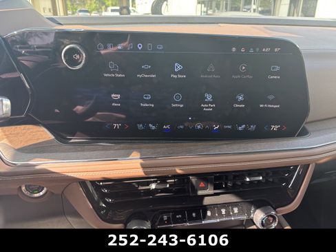 Used 2025 Chevrolet Suburban High Country image 15