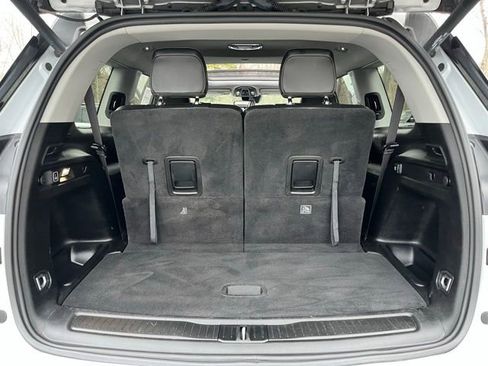 Used 2023 Jeep Grand Cherokee L Limited AWD/4WD image 8