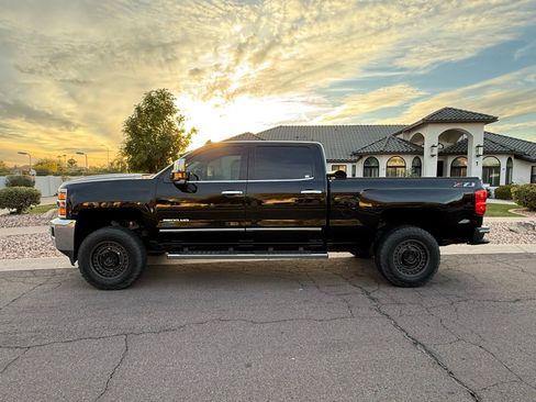 Used 2018 Chevrolet Silverado 2500 LTZ w/ Duramax Plus Package image 3