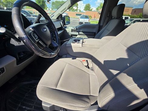 Used 2018 Ford F150 XLT image 11