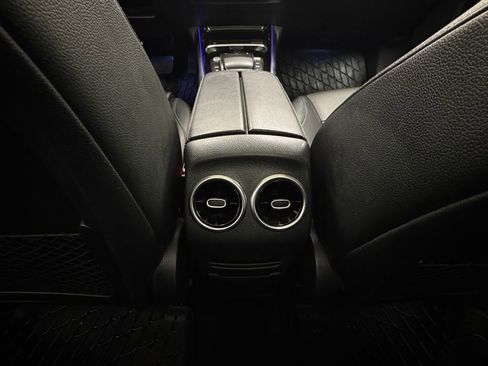 Used 2022 Mercedes-Benz GLB 250 GLB 250 w/ Premium Package Lite image 27